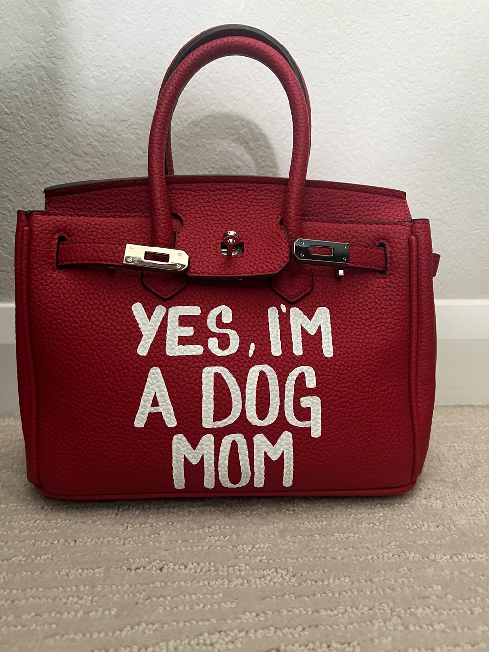 Sonique Saturday Tote Bag with 'Yes, I'm A Dog Mom' Slogan